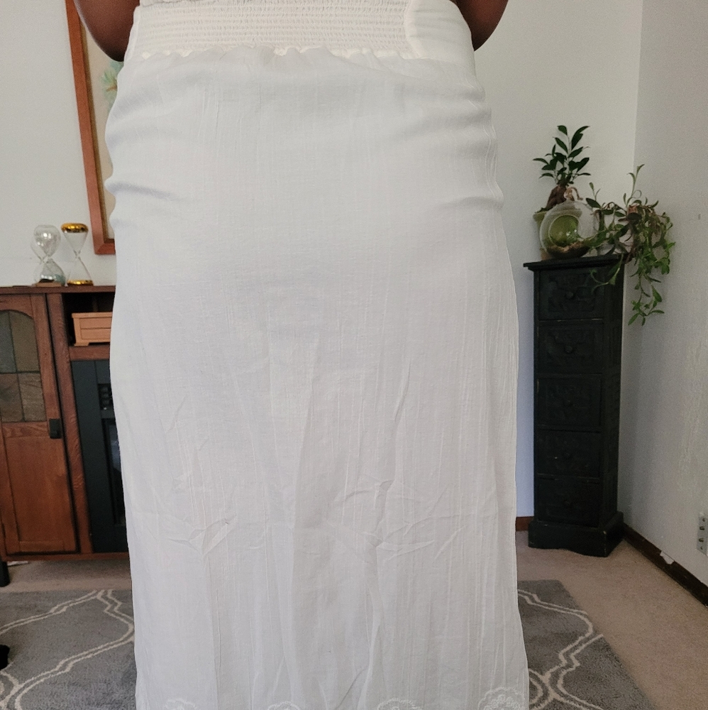 White skirt w/embroidery